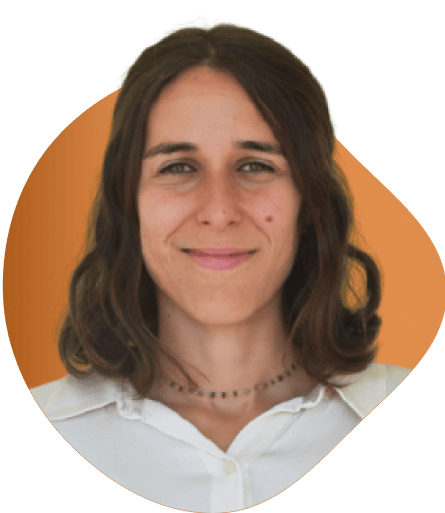 Clara teixeira client relation manager